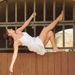 KDM busca ofrecer bienestar y el arte a través de la danza y el movimiento.
 - Nayelli Abrego