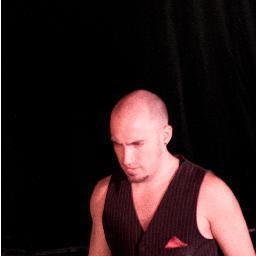 samicirk's profile picture. Artiste de cirque, co-fondateur du Studio @artcorps2, directeurartistique et général de @throw2catch, entraineur à @ENC_EcoleCirque