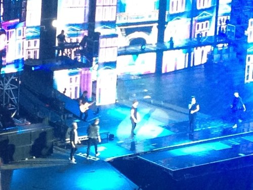 Zayn ♥ Harry ♥ Niall ♥ Liam ♥ Louis ♥. One Dream, one band, ONE DIRECTION. @zaynmalik ignores me..19-05-13 la data più inportante della mia vita,il mio sogno!