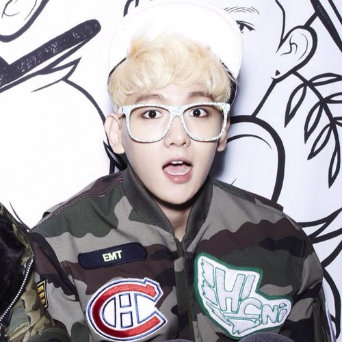 สวัสดีครับ ผมหมาน้อยกรีดอายไลเนอร์ บยอนแบคฮยอนครับ ฟอลมาสิเดี๋ยวผมร้องเพลงให้ฟัง *ขยิบตา* [13.04.17] #EXOGentleman