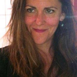 TELL786's profile picture. Experta en vadear la incertidumbre. Amorosa y silvestre sigo queriendo cambiar el mundo. A mi ya me he mejorado bastante.