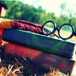 Bonjour ! Nous sommes un tout nouveau RPG Hogwarts Temporis sur Facebook et on a besoin d'un maximum de monde ;) - http://t.co/tSGrNVOH58