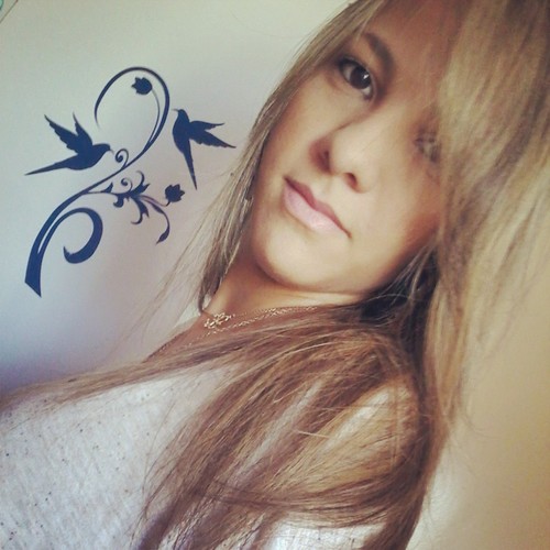 Natalense, 19 anos, canceriana, estudante de ciências da computação, vascaína e apaixonada pelos meus amigos, família e meu love lindo  =))
