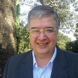 Roberto Ferrari.Poeta e Escritor, Membro da ABRASCI, aonde ocupa a cadeira nro 39, cujo patrono ´é Vinicius de Moraes. Presidente da ACLASP.