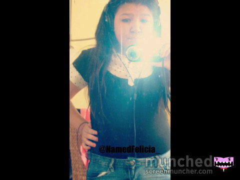 Makes music and sing! - 1e account @GenaamdFelicia_  - Love&Life Life&Love ♥ - •onze beste vriendinnetje x Nick&Jesse :D ! - shit druk op volgen(follow)