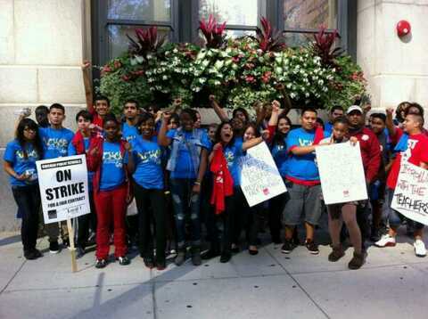 VoyceGphs's profile picture. Somewhere Making A Change Think.Create.Believe (VOYCE) http://t.co/5BpqCb6LTO. lActivist||Youth||#312||Immigration||POWER✊||#VOYCE||Education||