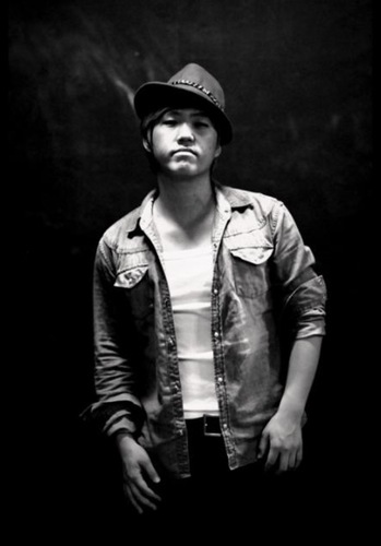 BeatBoxer 바라입니다. RMZ에 소속되있으며 FTM이라는 비트박스 단체에서 활동하고 있습니다. 영상쪽으로 많은 도전을 하고 있습니다.