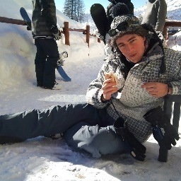 samvdstr's profile picture. 