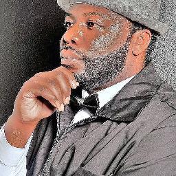 I am a #Barber and i unify other barbers and professionals in the beauty industry. barbering is an art. Get ready for http://t.co/mDH7So13wE barber battle!! ✂✂