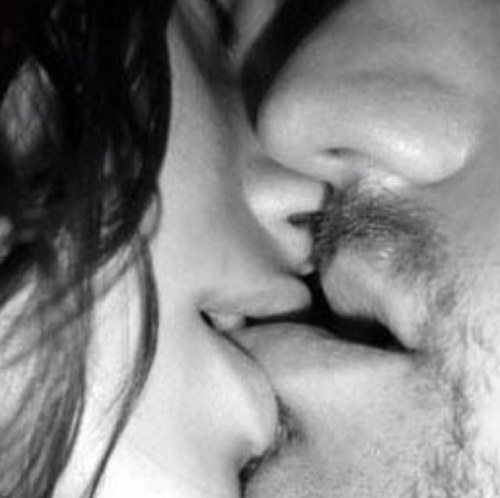 Tweeting Friends With Benefits Problems
  Team follow back• DM your problems