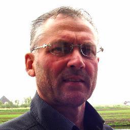 Sportliefhebber. Non-fictie Leesfanaat. Denker en Doener. Mens en Maatschappijgerichte Persoonlijkheid. Dierenvriend. Familiemens  en Inspirerende Mental Coach