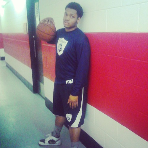 Ima young king pay me in #gold| mention me ill follow back| M.O.B (Mind On Basketball) #WashHouseHoops