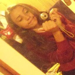 Simplesmente Directioner ♥♥ Ahh se me  seguiir sigo de volta ;)