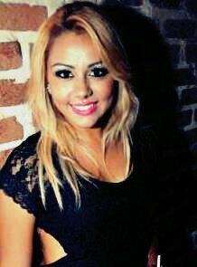 Aquєlα quє αcordα, dєρσis dє uм sonho;
≈ lєvαntα, depois dє uм toмbo;
≈ sorri dєpois de uмα grαndє dєcєpçαo!..