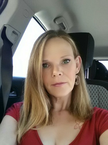 I am a mom, wife of a former Marine and a grandmother of a gorgeous baby boy! I don't like big goverment and believe it only takes one voice to be heard!