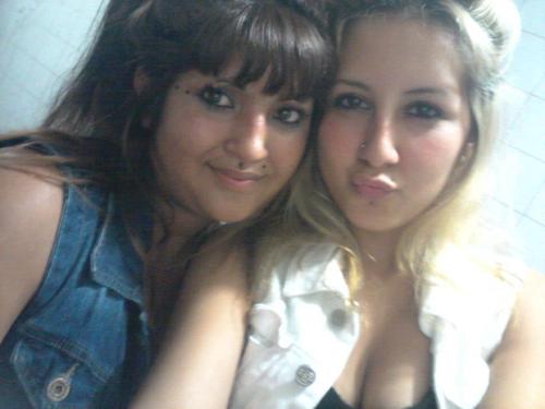 zoi mui divertida y me enkantaa eztar com amigazz