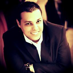 Cristão salvo por Jesus, pastor, cantor, compositor, casado, vivo para adorar o Deus vivo! contato@danieldavis.com.br