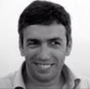 Ascolto e lascio parlare gli altri. Preferisco essere spettatore qui dentro. A volte neanche quello