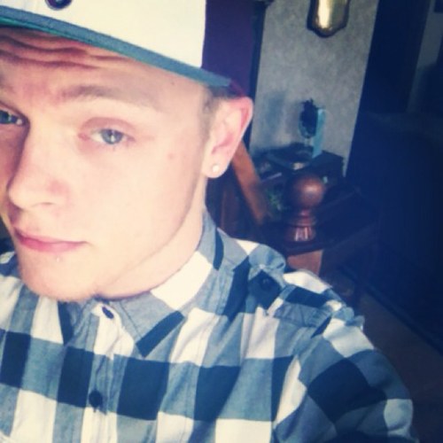 Names ricky i play drums. And guitar! Future marine and loving life.!