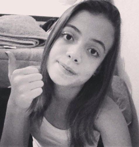 Tô me afastando de tudo que me atrasa, me engana, me segura e me retém. Tô me aproximando de tudo que me faz completo, me faz feliz e que me quer bem.