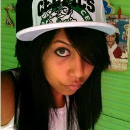 Bailarina de break dance y sexi style/ vocalista/ Estudiante/ amo el Rock y el Rap/...
