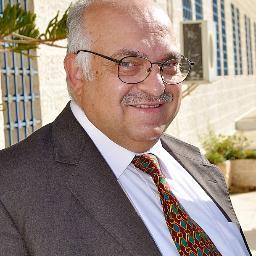 متقاعد وكاتب مقالات حر