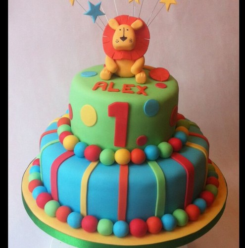 I'm Hayley Metcalfe & I make delicious cakes, cupcakes & other baked goods. Based in Hyde, Greater Manchester.