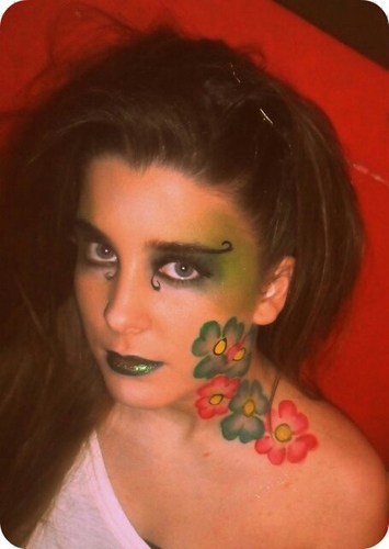 Maquilladora de belleza, fotografia, cine, television y caracterizacion. Asesora de imagen. Estilista.