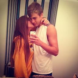 Jared and Savannah a beautiful and lovely couple we love them Follow Back Seguro