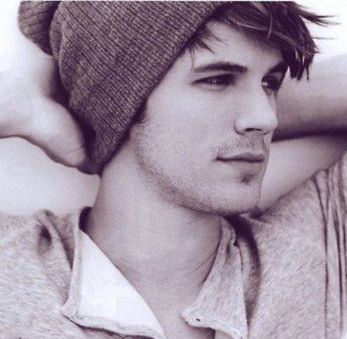 Soft spoken, but my mind is screaming. || 18+ descriptive rp || #09fake