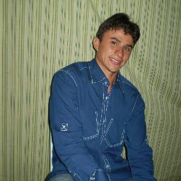 Ninguém se preocupa em ter uma vida virtuosa, mas apenas com quanto tempo poderá viver. Todos podem viver bem, ninguém tem o poder de viver muito.