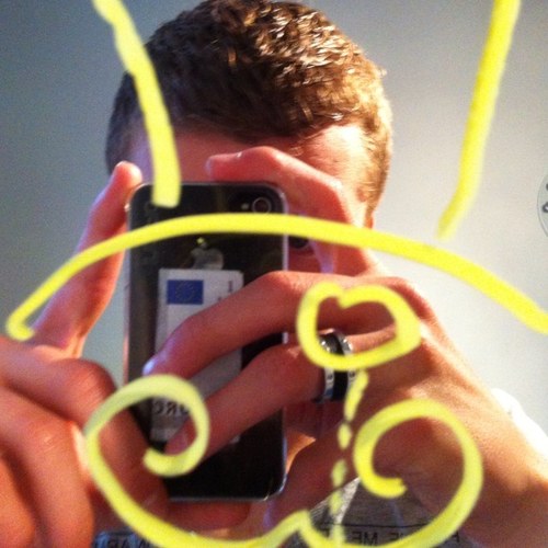 ivar_iw's profile picture. HANJA IN THE BUILDING