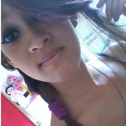 Oi, meu nome é Estranha, meu sobrenome?  Bom tenho vários,desastrada,complicada,engraçada,entre outros… Mas pode me chamar pelo meu apelido: Imperfeita. ;*