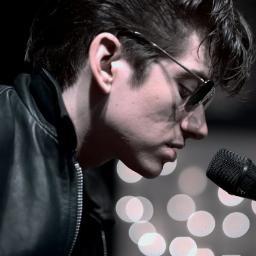 pobr3burgues's profile picture. Morto aos 27.