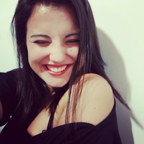 35 anos, Arquiteta, Urbanista, Taurina, gremista, praticante do deboismo, Feliz e muito abençoada ;)