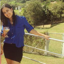 Mesmo que a saudade insista em bater, recomeçar faz parte de viver.