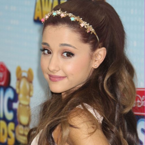 living the life of a fangirl. Janoskians, Ariana Grande. One Direction. Ed Sheean. Faydee. troye Sivan. Justin Bieber