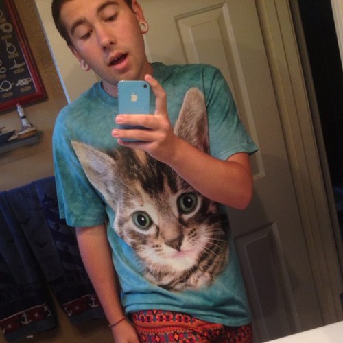im just a gay 17 year old that loves weed and cats
#ratchet