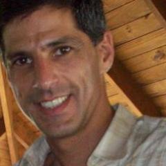 Periodista desde mucho antes de recibirme, padre de Hilario y presidente de la aún no creada Asociación Argentina de Poesía Buarquiana. Astrogenealogía