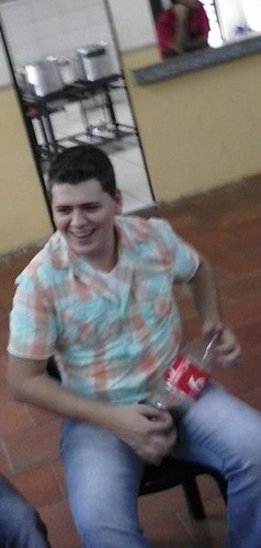 Nao me julgue antes de me conhecer. Quem fais isso geralmente se fera.