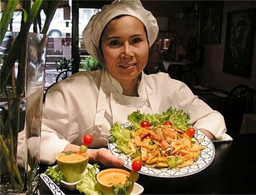 ChefSasiMeechai's profile picture. Queen Chef of Thai Cuisine who has cooked for royalty & celebrities. Chef at the famous Mengrai Gourmet Thai Restaurant, Toronto, Canada.