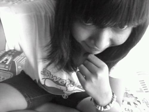 thiaDhoAnk's profile picture. cinta,,,kalimat yang menyenangkan hati