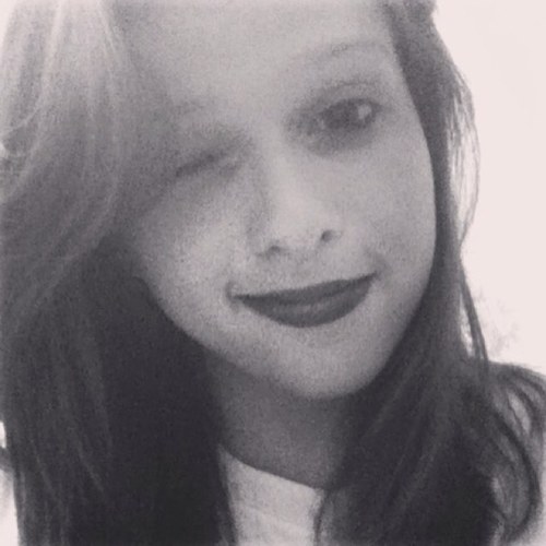 akiseisabelle's profile picture. what does bio mean?