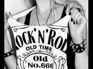 THAT_blondecunt's profile picture. Flat out cunt