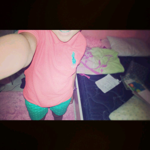 zoeysantoz's profile picture. Believe In Everything Because Everything's Reachable