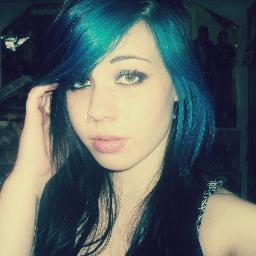 Dancer/TokioHotel/Shopping/Music/
concerts/Gaga/hair/make up/Italy/Sardinia/ BK/Cats/BTKapp.
I'm an Alien and I'm so proud of this.
Padua 26.03.2010.Thanks TH