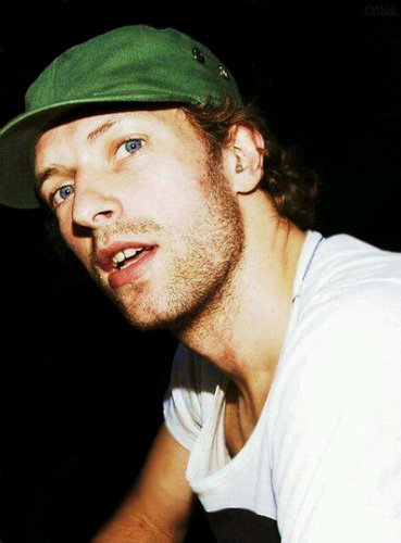 Mi vida? @coldplay fan? No, cartoon heart. idolo? Chris Will Guy y Jony
