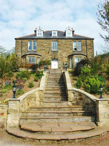 Detached, stone-built Guest House, sitting in over an acre of land in Rothbury. 01669 620 577