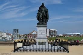 Stichting Vlissinger Michiel is opgericht om Michiel te helpen met de zorg over Vlissingen.
Momenteel staat de stichting voor de Actie van de Sande!