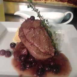 Elephant and Castle in Hemingfield, situated by the riverside canal with a beautiful atmosphere and gorgeous food.